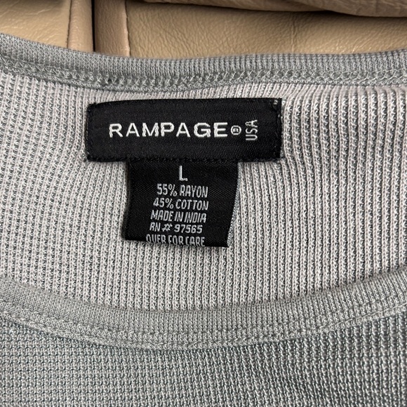 Rampage Vintage 90’s Gray Waffle Knit Long Sleeve Top - Picture 2 of 4